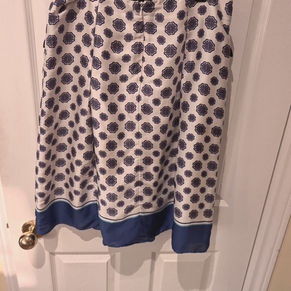 Blue on white, Jones New York A Line size 6 skirt - Picture 4 of 5